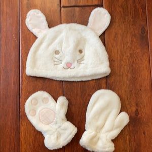 Gymboree mouse hat and mittens set